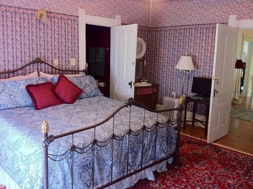Grand Avenue Bed And Breakfast Carthage Exterior photo