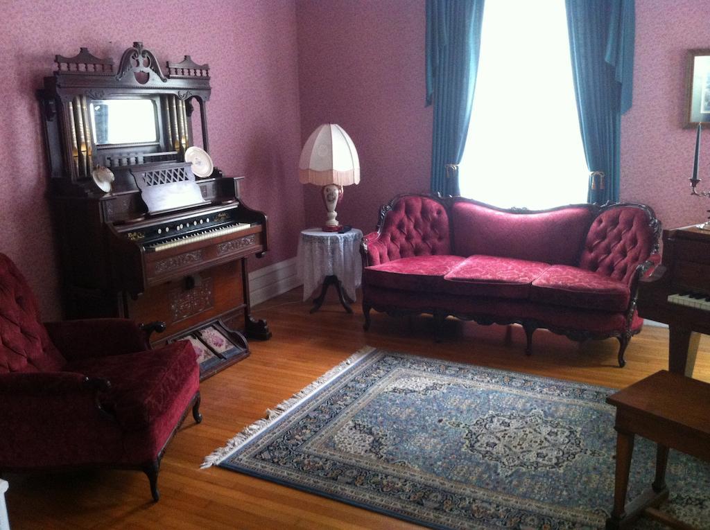 Grand Avenue Bed And Breakfast Carthage Exterior photo